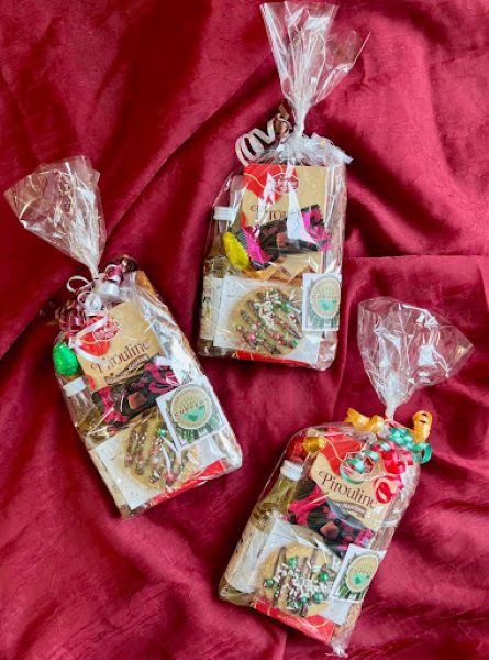 Several Tea Mini gift baskets
