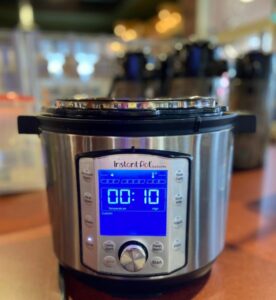 instant pot with 10 minutes on the timer