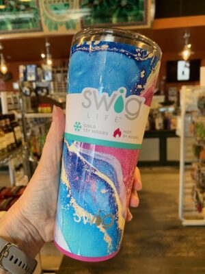 Swig Razzleberry tumbler 22oz