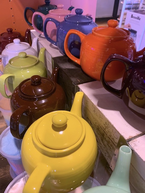 Brown Betty teapot styles in a range of colours