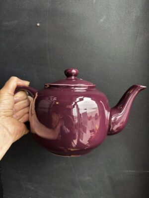 Winsor 6 cup plum teapot