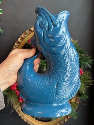 Gluggle Jug XL in Petrol being held by a hand