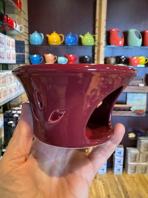 Teapot warmer made of Burgundy ceramic