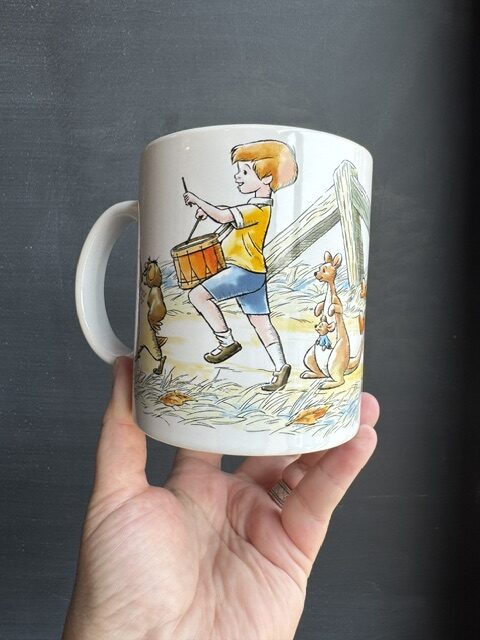 Winnie the Pooh Scene mug, with Owl, Christopher Robin, Kanga and Roo